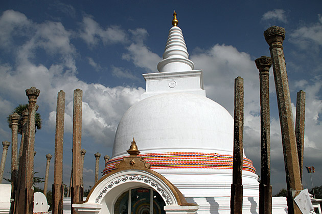 White stupa of Anuradhapura