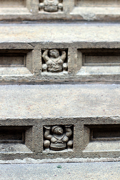 Little stair step holders