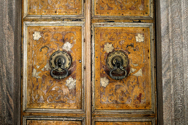 Door temple of the tooth in Kandy