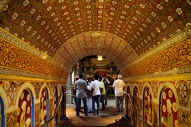 Temple of the tooth tunnel in Sri Lanka Kandy