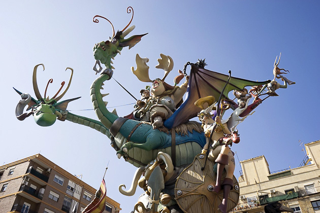 Dragon Fallas Figure