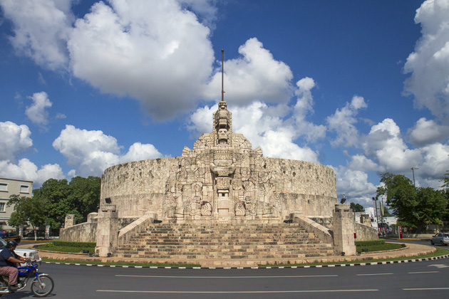 Mérida's Paseo de Montejo 20 Paseo%20de%20Montejo%20Merida%2020Monumento%20a%20la%20Patria%20Merida%2020131112%20for91days.com
