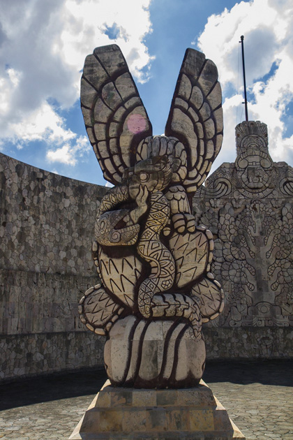 Mérida's Paseo de Montejo 22 Paseo%20de%20Montejo%20Merida%2022Monumento%20a%20la%20Patria%20Merida%2020131112%20for91days.com