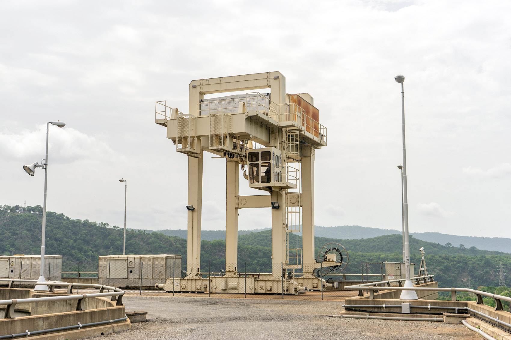 04 Akosombo Dam DSC06192