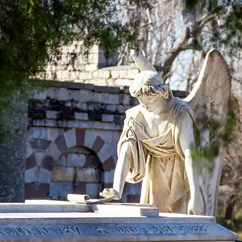 Colonial Park Cemetery 7 Laurel Grove Cemetery in Savannah