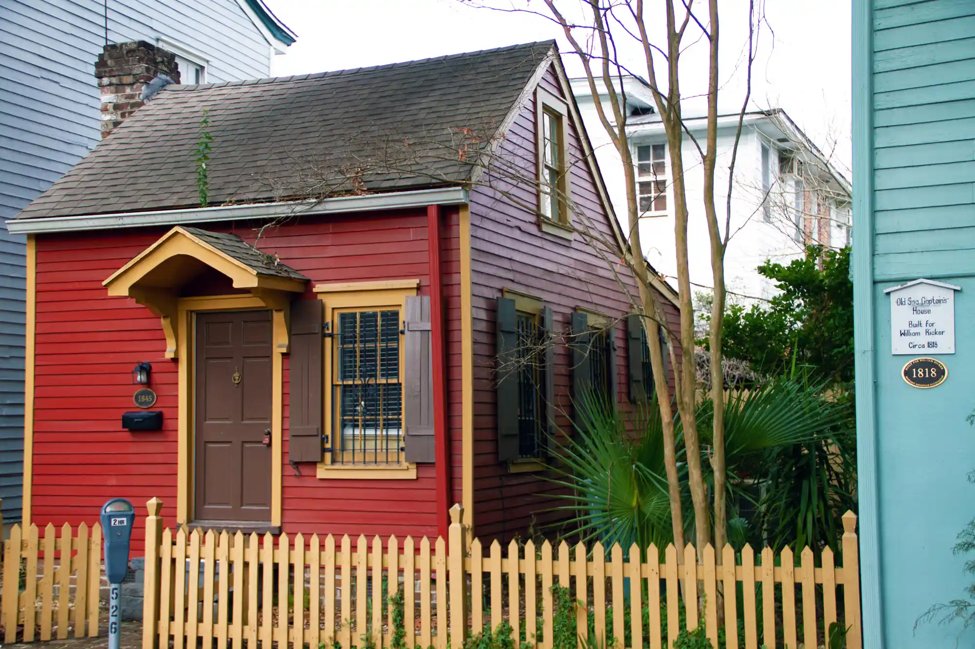 Greene Square 2 Greene Square in Savannah with the tiny red house