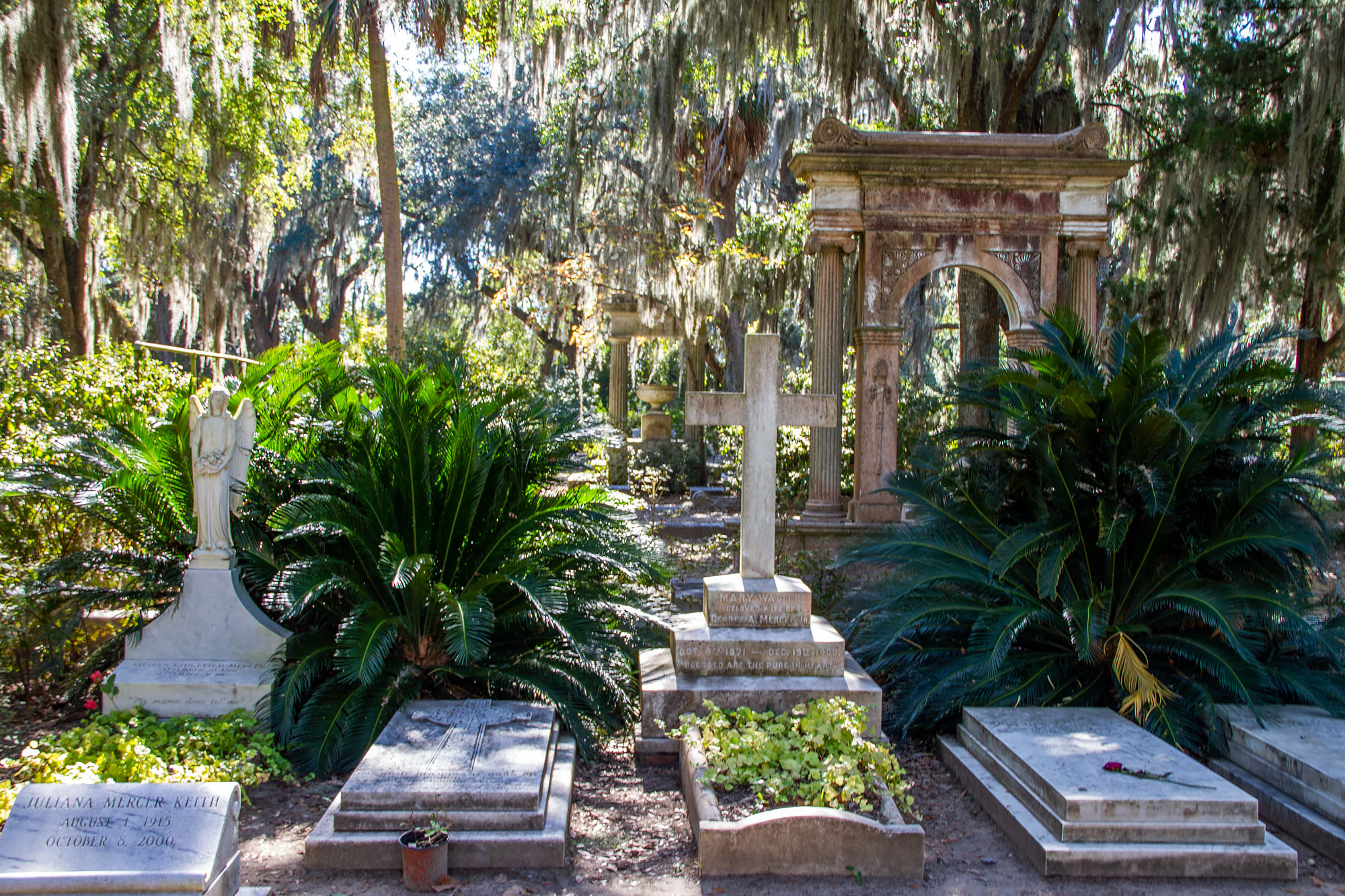 Bonaventure Cemetery - Good Fortune Comes to Those Who Die 3 Bonaventure Cemetery Savannah