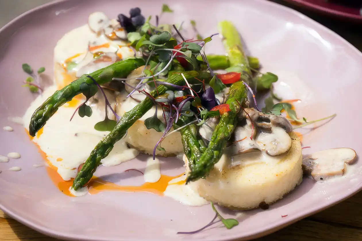 The Collins Quarter scallops with asparagus