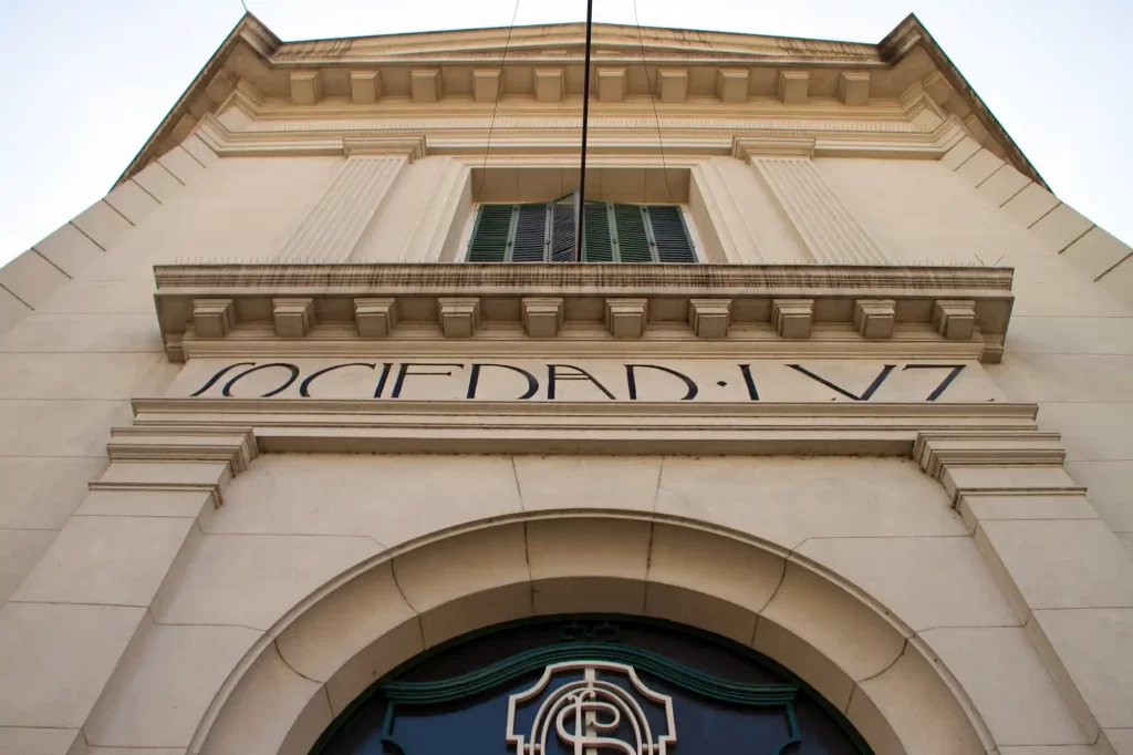 A Tour through Barracas 4 The Israeli Temple & Society of Light in Buenos Aires